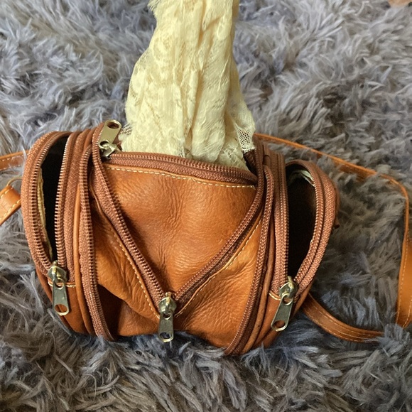 Vintage collapsible baby bag mini leather bag purse duffle bag unbranded zips up - Picture 5 of 8